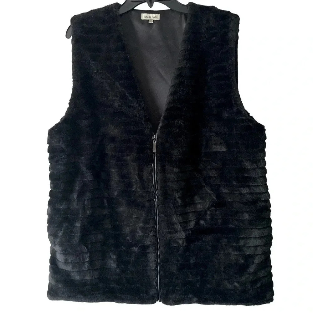 ANA & KATE | Cozy Soft Faux Rabbit Fur Teddy Black Textured Vest Size OS